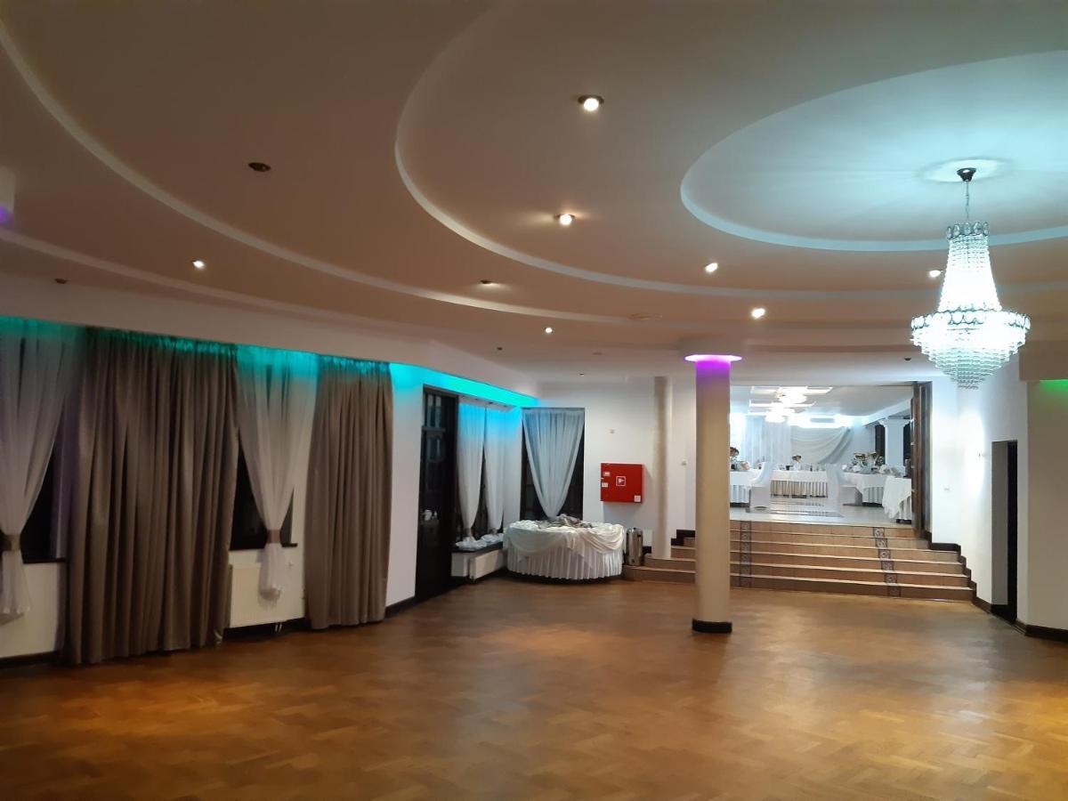 Fantazja - Restauracja I Noclegi Radom Kültér fotó